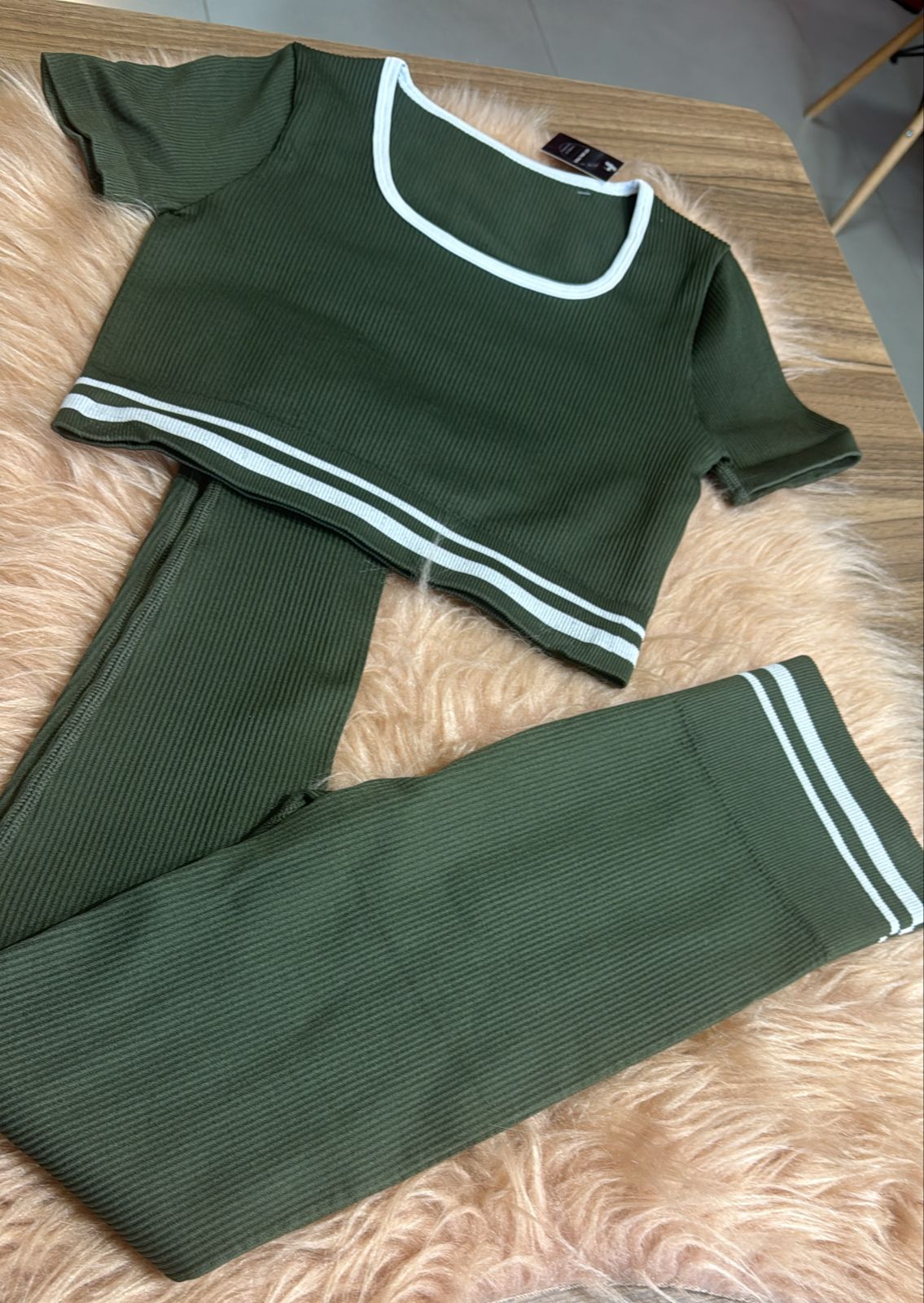 Conjunto Canelado de Manga