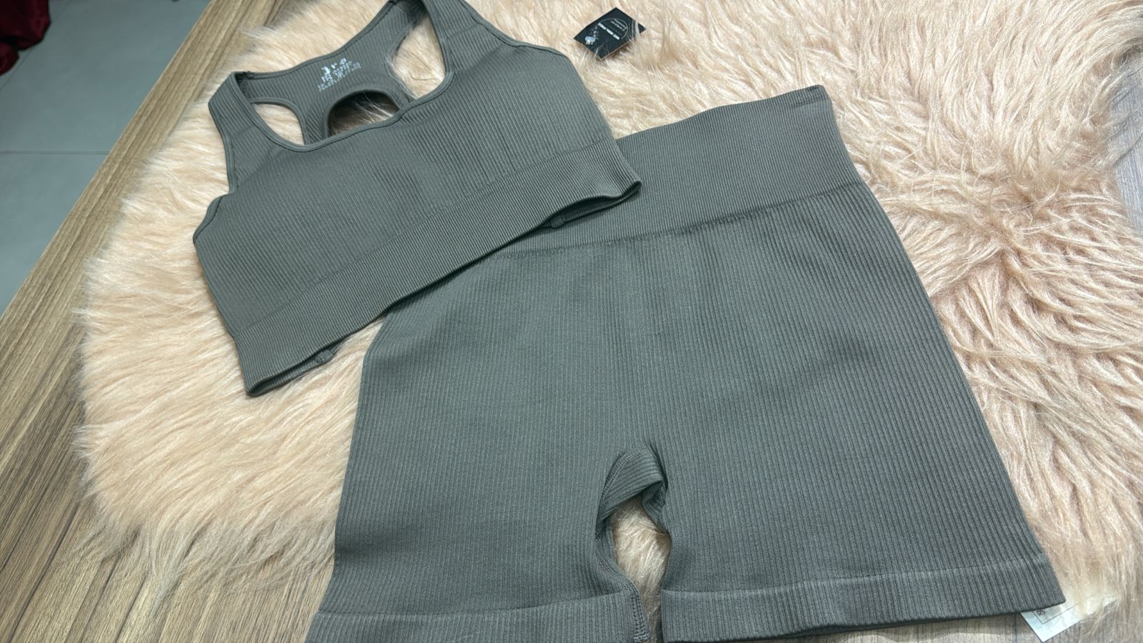 Conjunto Canelado